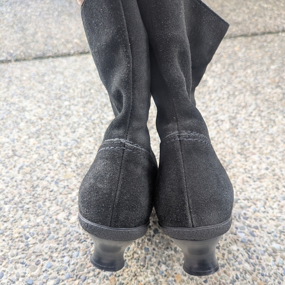 La CANADIENNE Black Suede Waterproof Zip Boots - Picture 4 of 7